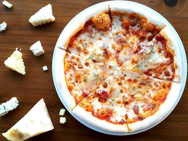 GM cafe - Пицца Четыре сыра