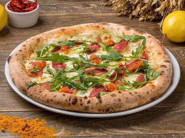 Donna Olivia - Пицца с прошутто и руколлой