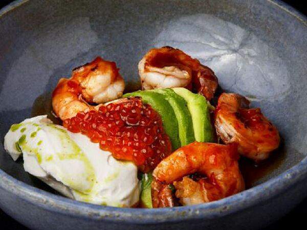 Кабуки - Авокадо с креветками и красной икрой