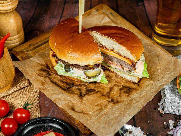 Liga Pub - Сочный бургер с говядиной