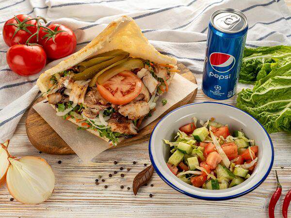 На углу - Комбо донер в хлебе