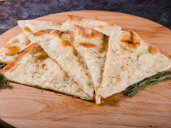 Маленькая Италия - Focaccia Bionda с белым или красным соусом