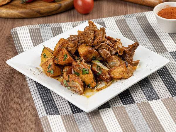 Грузинский дворик - Лисички по-домашнему с картошкой