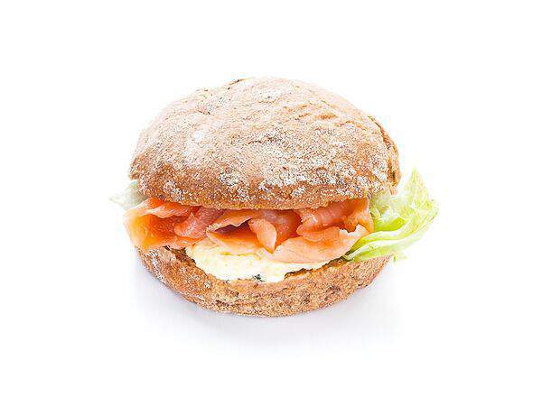 Пекарня Konigsbacker - Сэндвич с яичной пастой и семгой