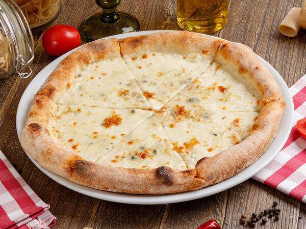 Donna Olivia - Пицца Кватро Формаджи