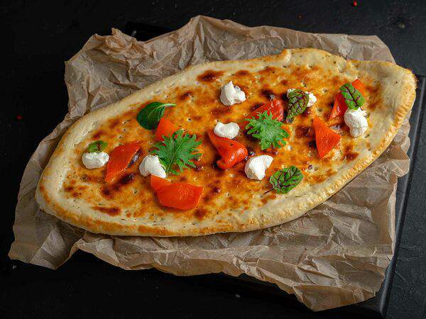 Macarena - Фокачча с запеченным перцем и крем-чиз