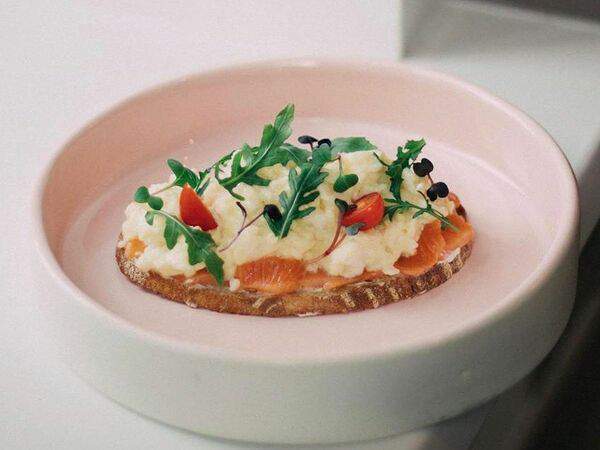 Птичка - Брускетта с лососем