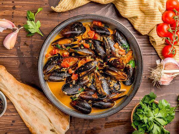 Пряности & Радости - Черноморские мидии с томатами и джонджоли