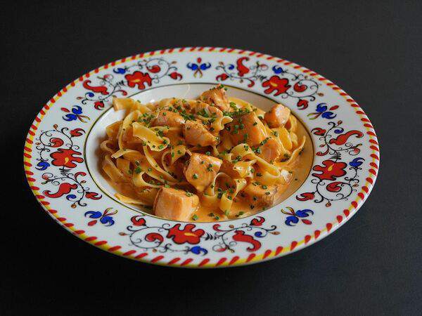 Пиццерия 22 сантиметра - Феттуччине с лососем