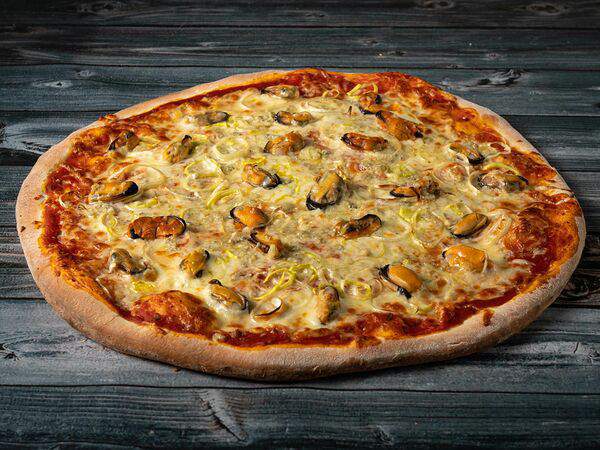 Rocket Pizza - С мидиями и сыром Блю Чиз