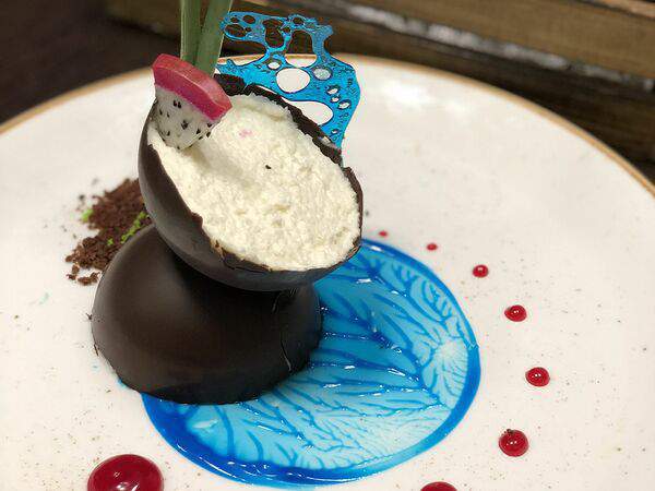 Ресторан 2Avenue - Шоколадно-кокосовый десерт