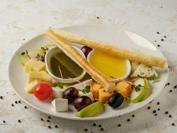 Гранат - Ассорти благородных сыров