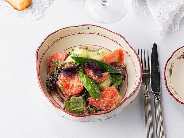 Грузинка - Овощной салат по-грузински с орехами