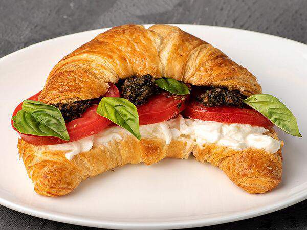 Кофефорния - Круассан Томаты-страчателла