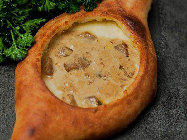 Хачапури для Пушкина - Аджарский с белыми грибами и трюфельным маслом
