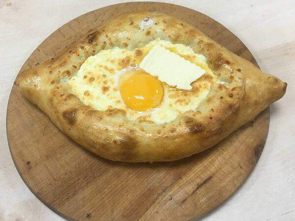 Пицца хаус - Хачапури по-аджарский с яйцом