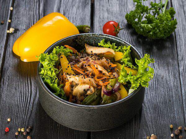 Хлебные истории - Теплый салат с курицей