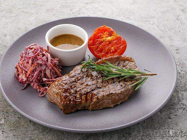Кофейня №1 - Пиканья-стейк с соусом из чёрного перца