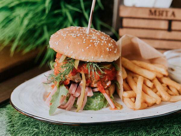 Мята Lounge - Бургер Чешский