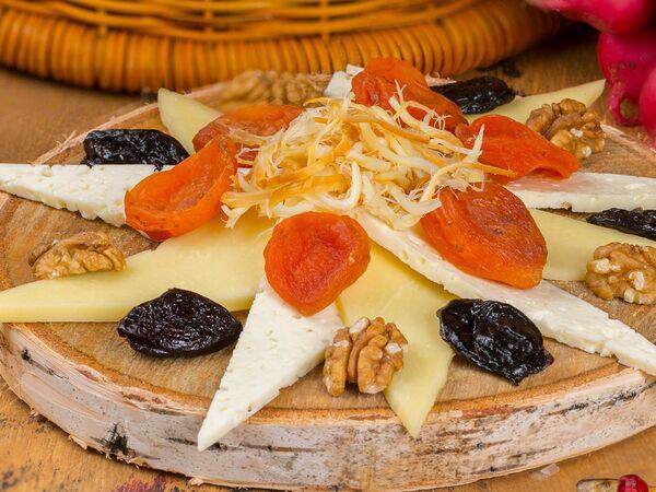 Михас - Ассорти грузинских сыров