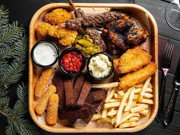 Гости рестопаб - Пивной сет на компанию №2