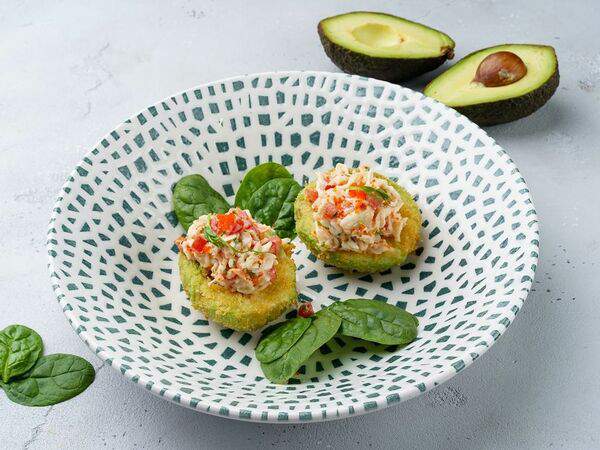 Fish Box - Авокадо на гриле с крабовым салатом и красной икрой