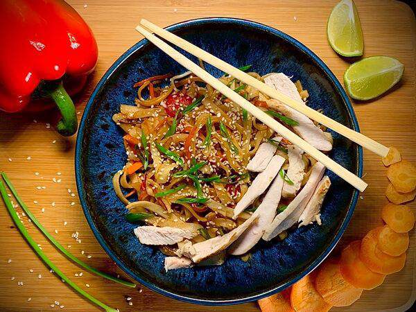 Мураками - Вок с курицей в сливочном соусе