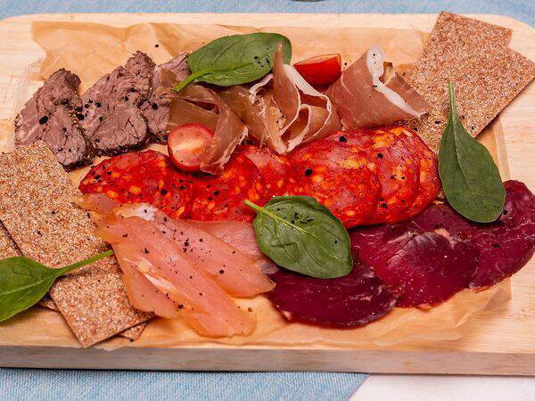 Акварель - Итальянское мясное плато