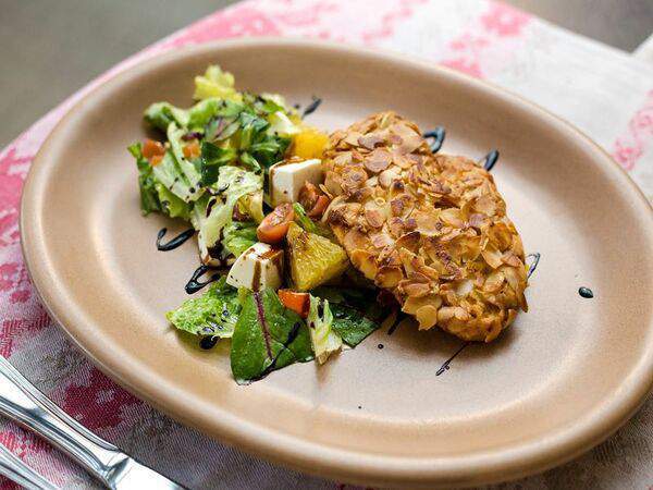 StaraPraha - Куриная грудка в миндале