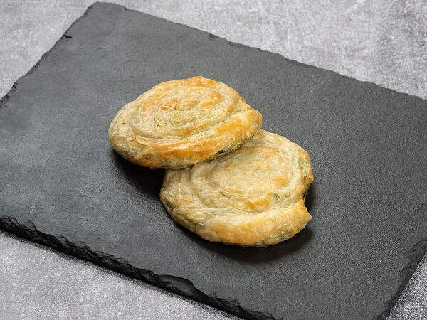 Булочка - Улитка со шпинатом и сыром