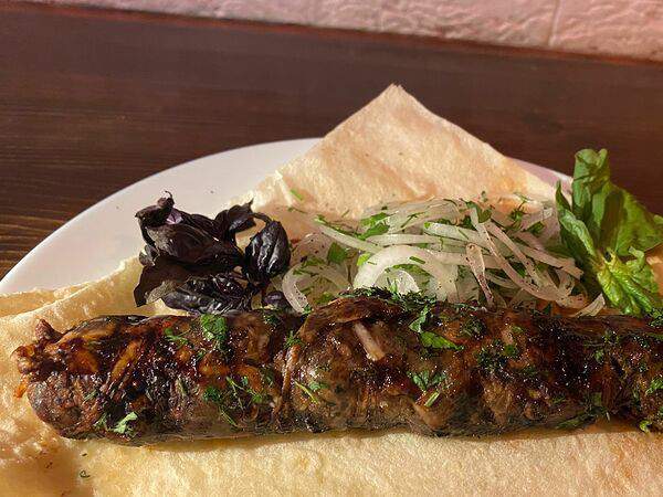 Конвент - Маринованная говяжья печень в жировой сетке, приготовленная на мангале