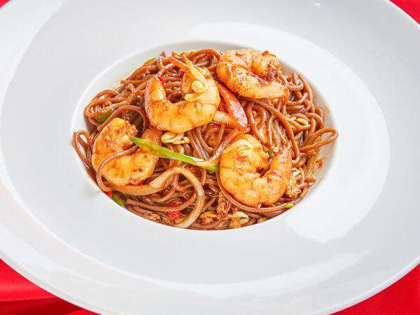 Китайская грамота - Гречневая лапша с креветками в устричном соусе