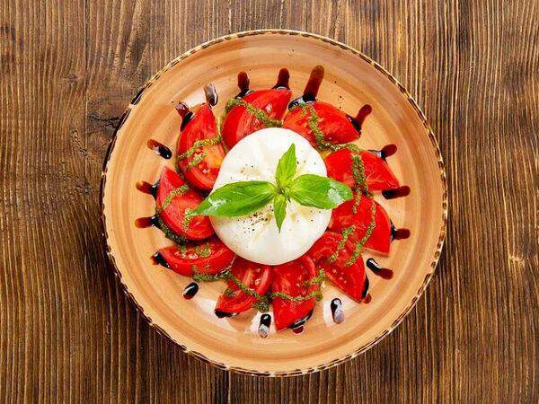 Пхали & хинкали маяк - Буратта с розовыми томатами