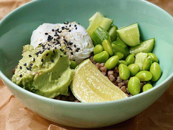 2A Concept. Coffee, Cake & Shop - Греча боул с пашот