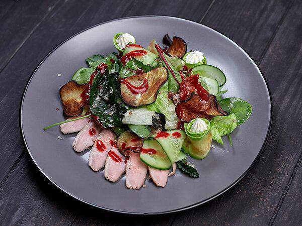 Фрау Мюллер - Салат с утиной грудкой