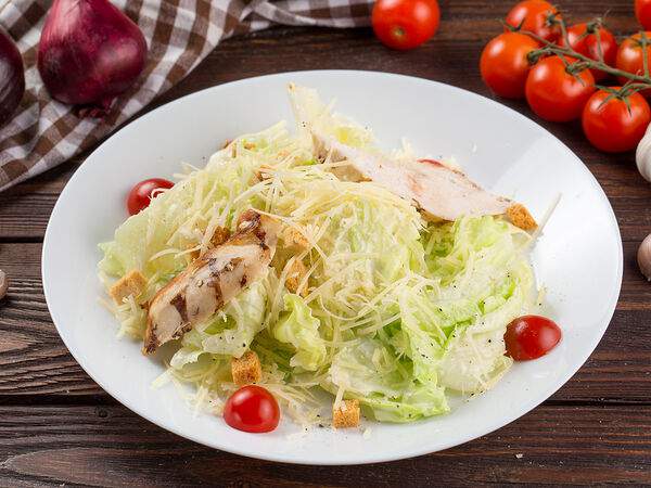 Town House - Салат Цезарь с курицей