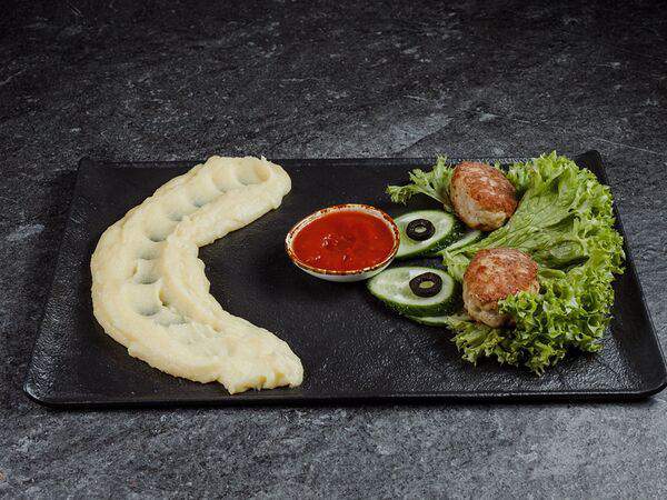 Gray Goose cafe - Куриные котлеты с пюре