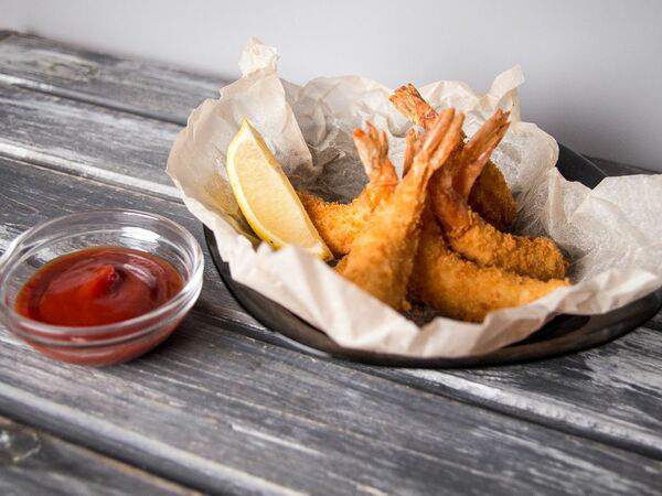 Авокадо - Креветки в сухарях