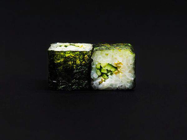 Mr Khan - Классический ролл с огурцом