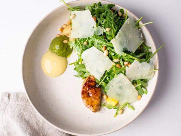 Red wall - Салат с фуа гра и козьим сыром