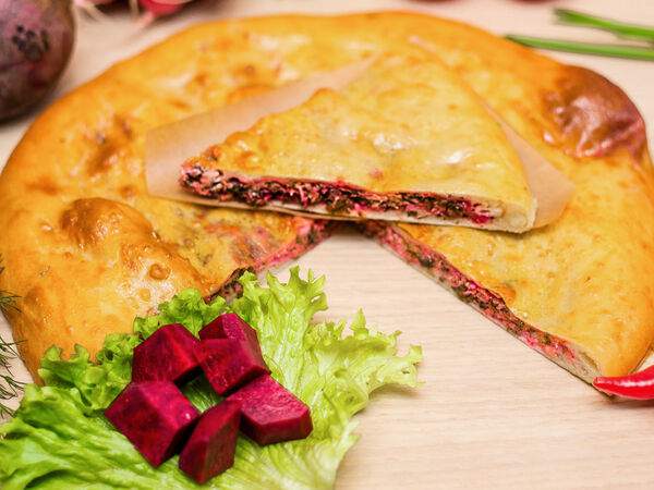 Яблочный пирог - Осетинский пирог со свекольными листьями и сыром