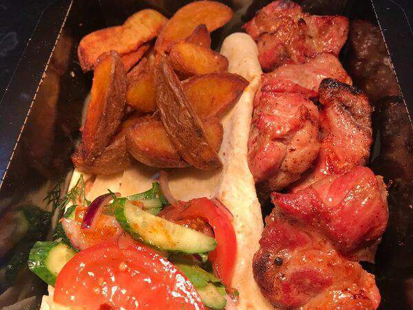 Сказка Skazka Печь & Гриль - Шашлык из cвинoй шеи