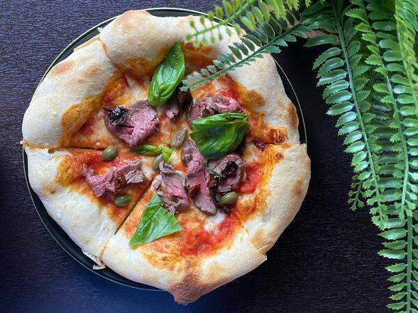 Territory Piatto - Неаполитанская пицца с ростбифом