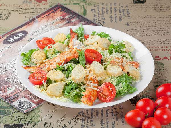 Мангал & Бар - Салат Цезарь с курицей