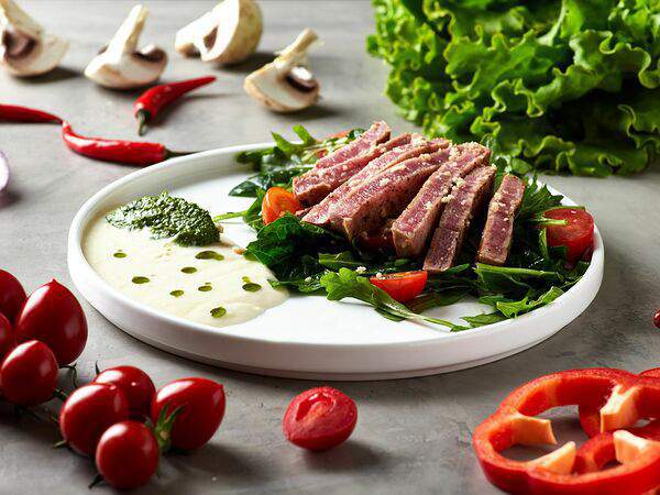 Eastwood burgers - Салат с тунцом