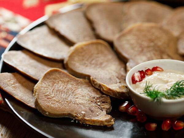 Мангал & гриль - Отварной телячий язык