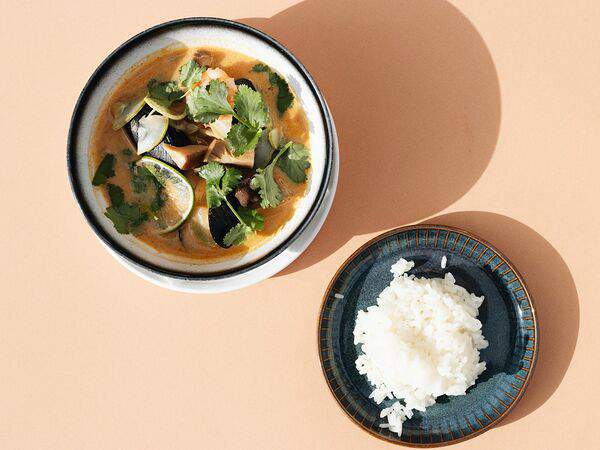 Гнездо - Том ям с морепродуктами