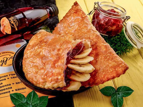 Чебурекми - Чебурек с клубникой и бананом