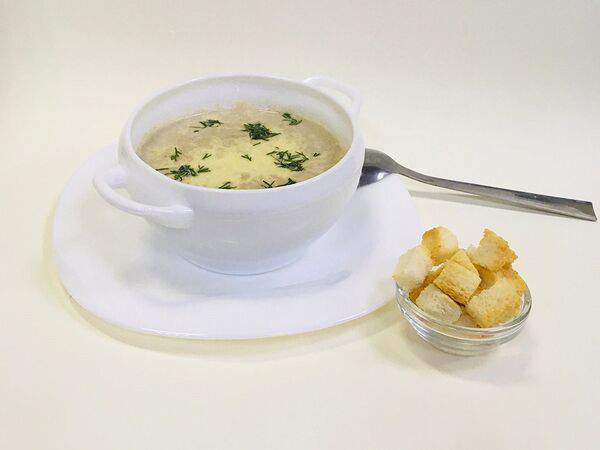 Amore - Крем-суп из грибов с сыром и гренками