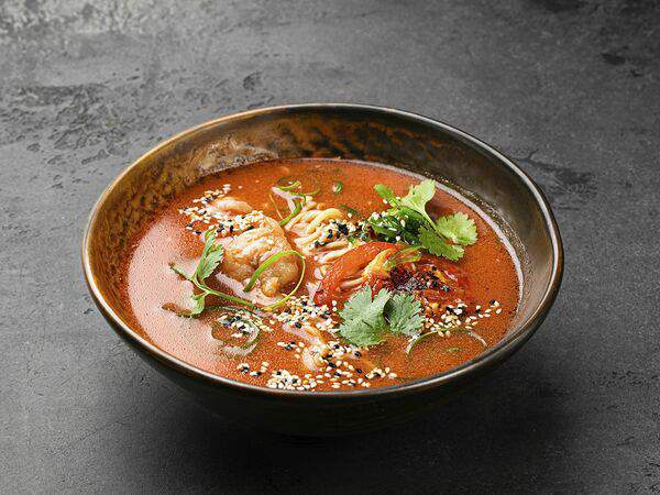 Domo izakaya bar - Томато-мисо рамен с креветкой